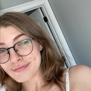 Meet your Posher, Laura beth